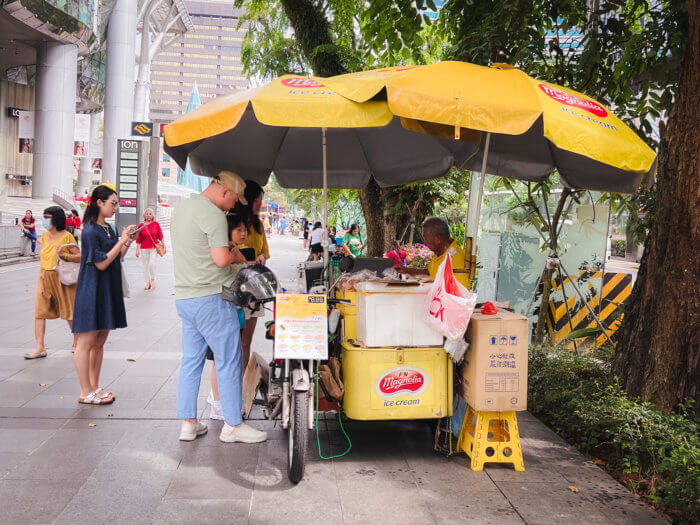 photo of an old-school ice-cream cart at orchard, singapore