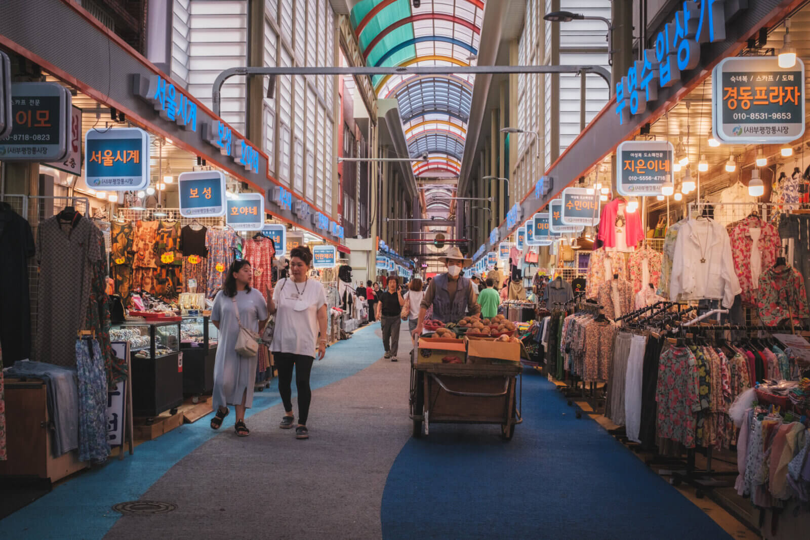 photo of a market in busan