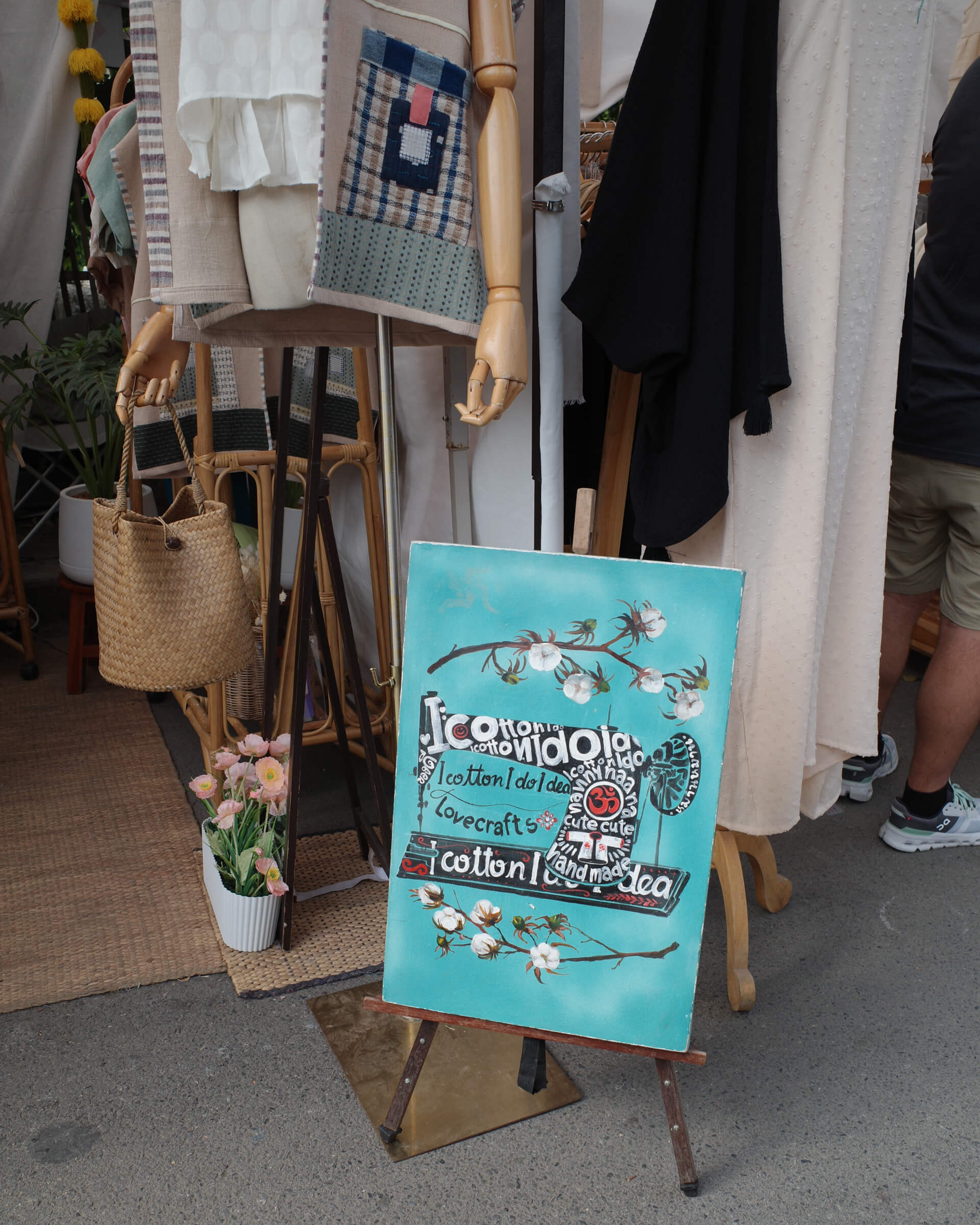 photo of a hand painted sign at jing jai market