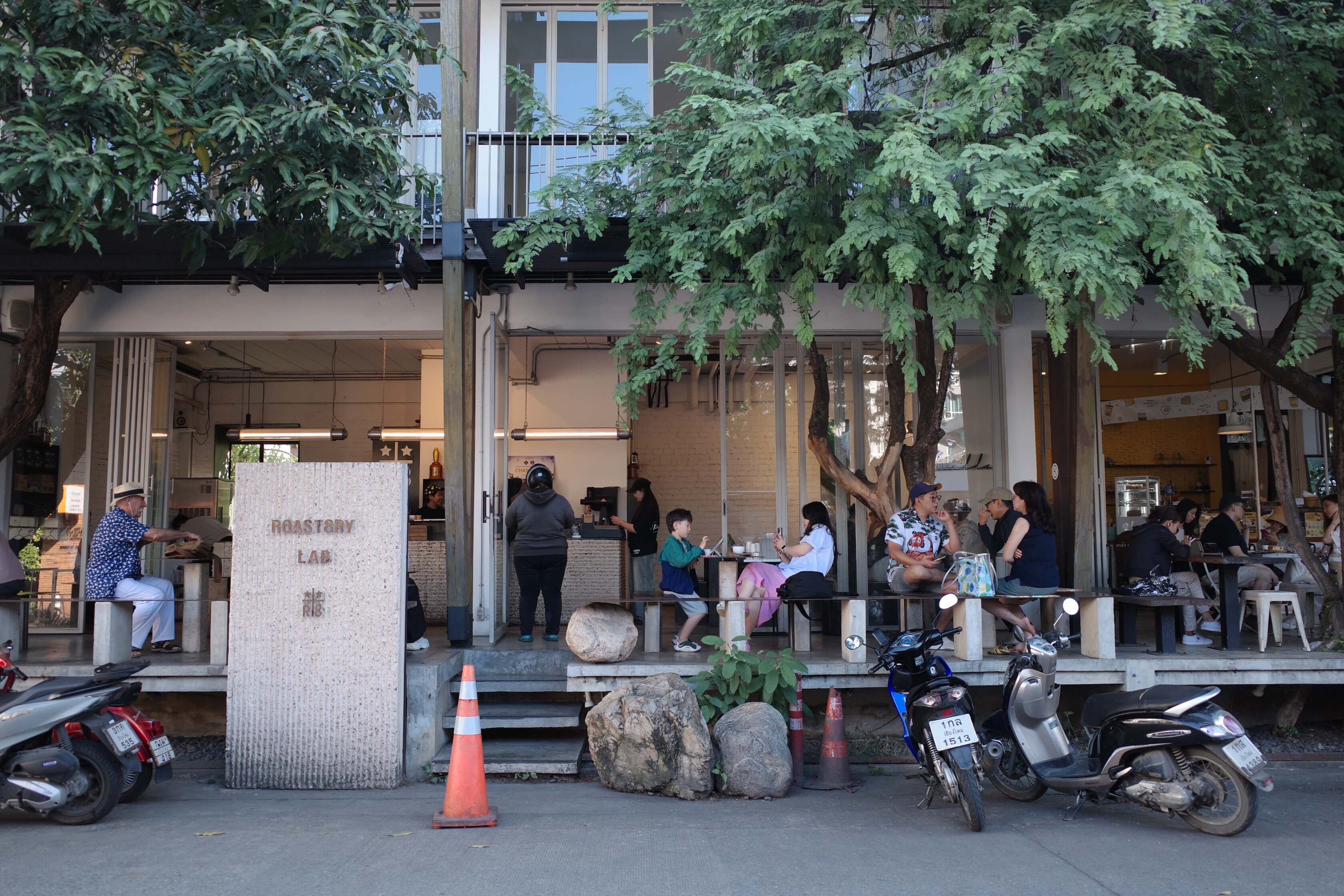 photo of ro8astery lab